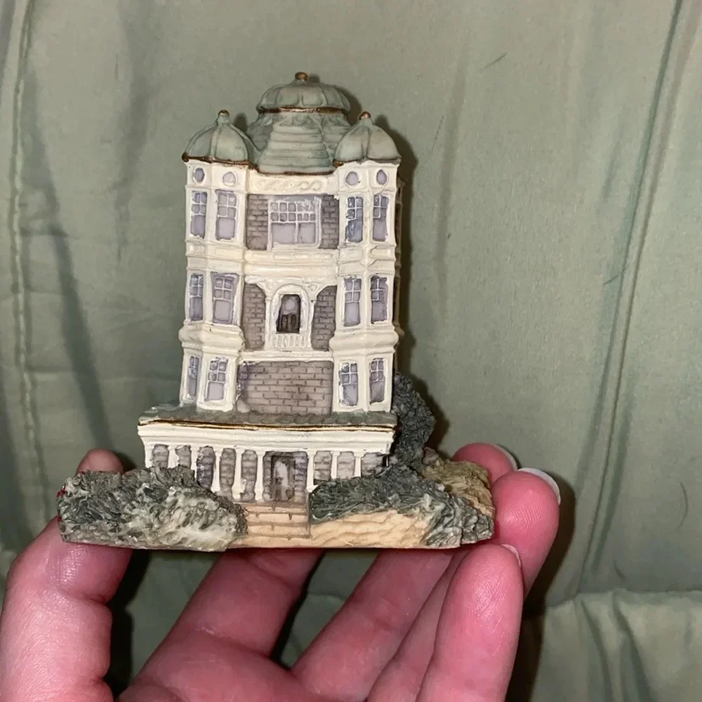 Liberty Falls Opera House The Americana Collection Vintage Village Building NIB